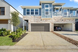 Building Photo - 2207 Diagonal Ln