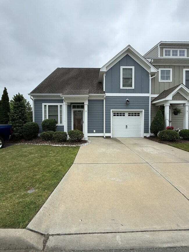 Foto del edificio - Charming 3-Bedroom Townhome in Poquoson
