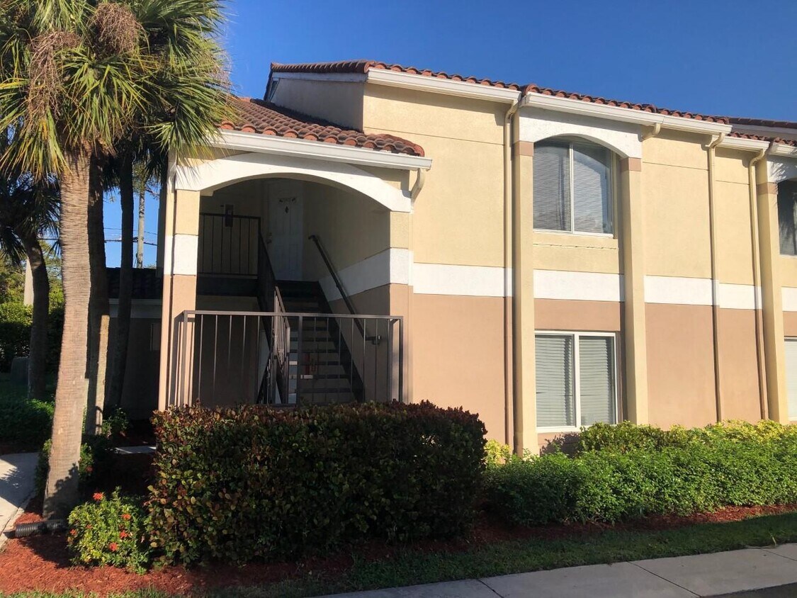 Primary Photo - 815 W Boynton Beach Blvd