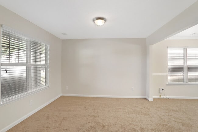 Building Photo - 4678 Pointe Ct