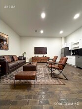 Building Photo - 3100 Gillham Plaza