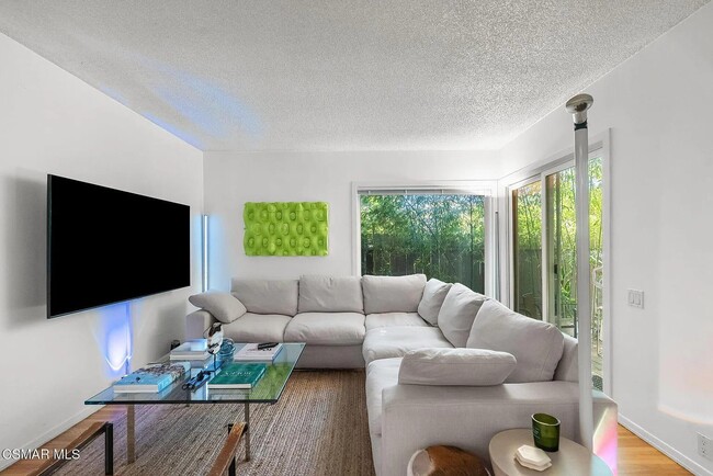 Foto del edificio - 3300 S Sepulveda Blvd