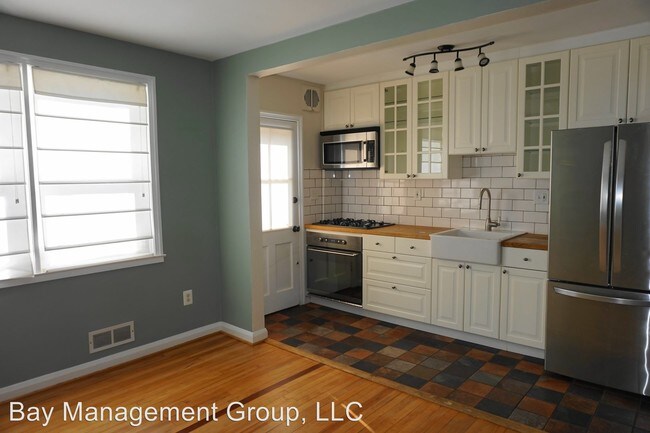 Building Photo - 2 br, 1.5 bath House - 8329 Ridgely Oak Road