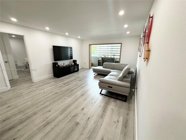 Foto del edificio - 1555 W 44th Pl