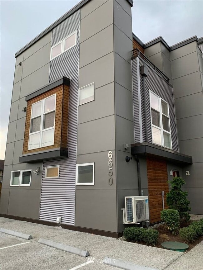 Building Photo - 6650 Corson Ave S