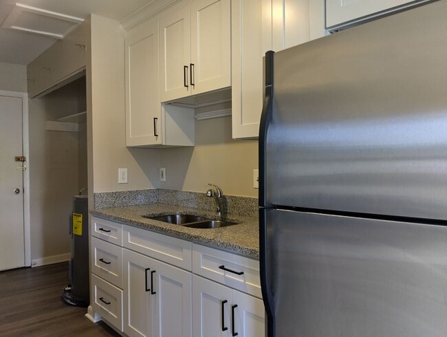 Foto del edificio - 7580 Bellehaven Dr