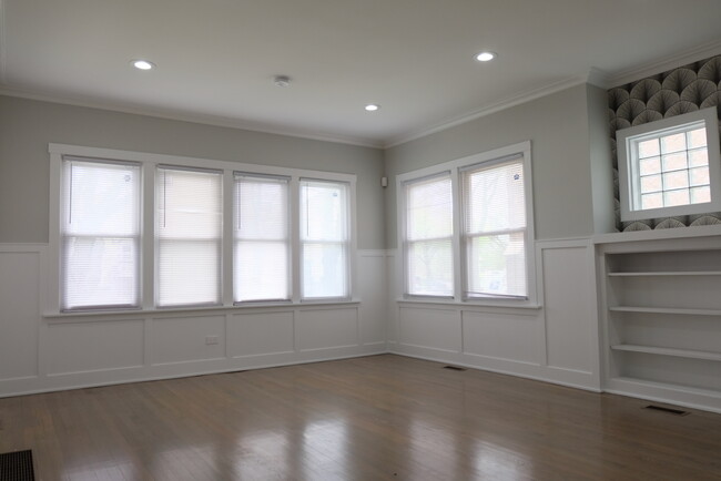 Foto del edificio - 4346 W Parker Ave