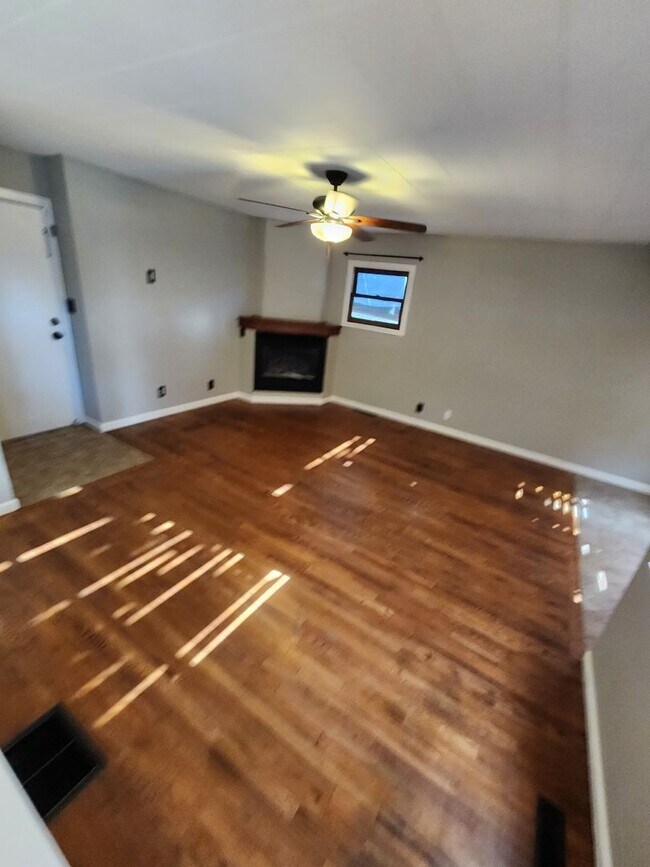 Foto del edificio - Charming 3-Bedroom Home Near UCCS!