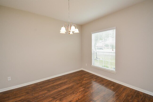 Building Photo - 6003 Hickory Hollow Dr
