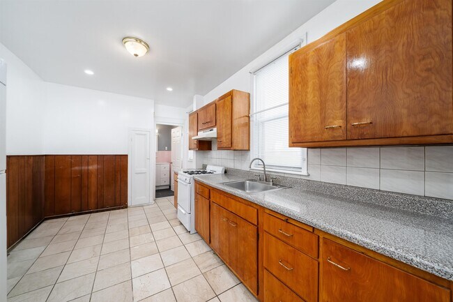 Foto del edificio - 58 70th St