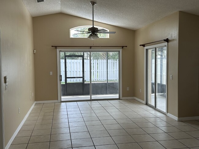 Foto del edificio - Well maintained 4/2 in Pebble Creek, Orlan...