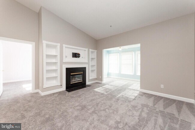Building Photo - 8311K Bluebird Way