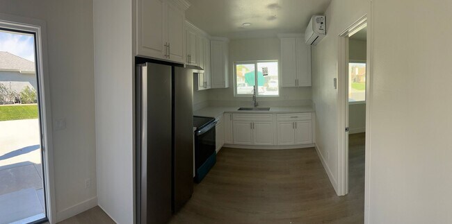 Foto del edificio - 515 Harvest Rd