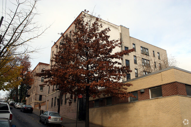 Building Photo - 273 E 239th St