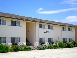 Building Photo - 4700 Dexter Dr