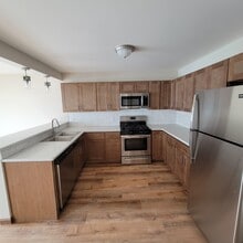 Kitchen - 613 Reserve Rd