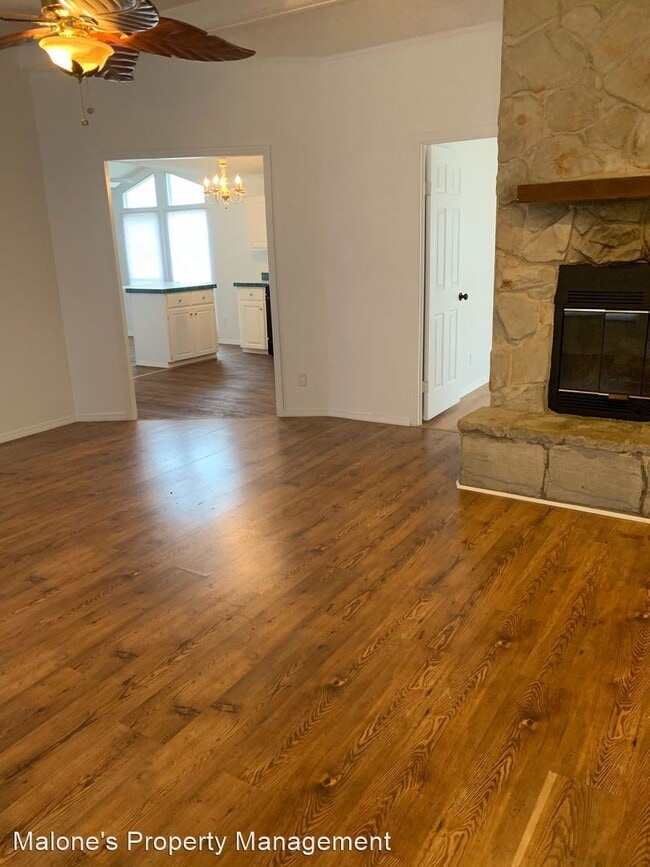 Building Photo - 4 br, 2 bath House - 14705 Drummond Road