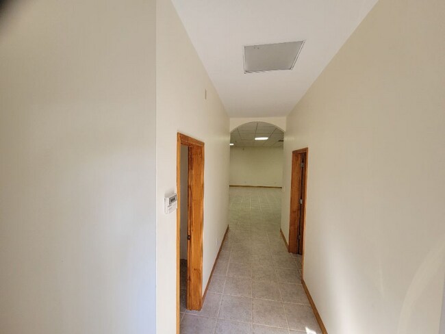 Building Photo - 2410 Vinings Oaks Ct SE