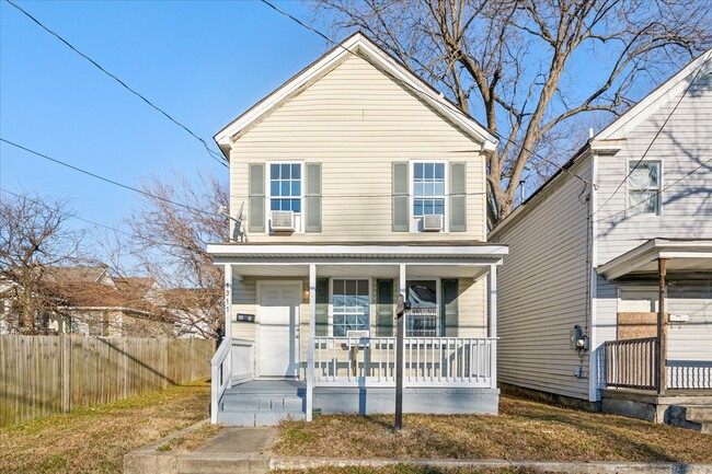 Building Photo - 1311 25th St