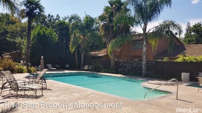 Building Photo - 2 br, 2 bath House - 4009-D Elmo Loop