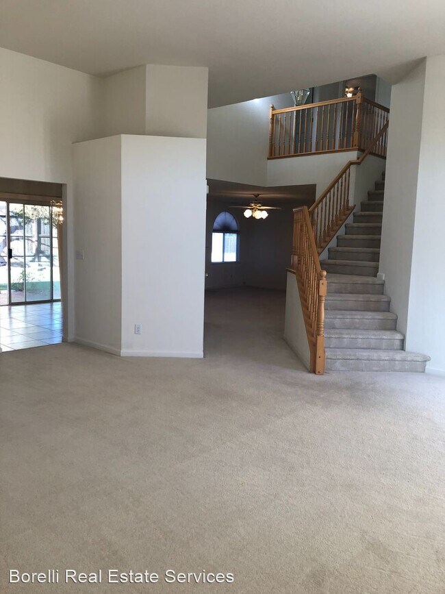 Foto del edificio - 5 br, 3 bath House - 1819 Fir Dr.