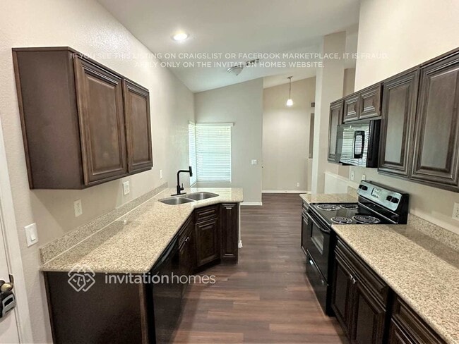 Building Photo - 8931 W Fullam St