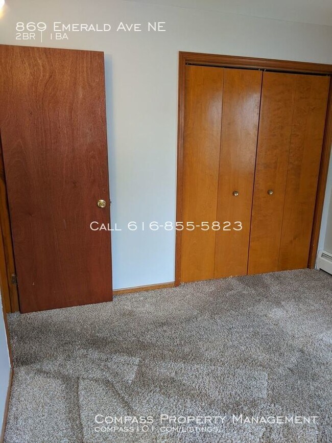 Foto del edificio - 869 Emerald Ave NE