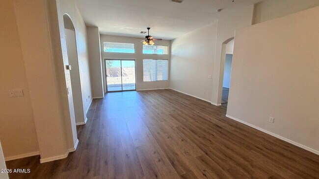 Foto del edificio - 22156 N Sunset Dr