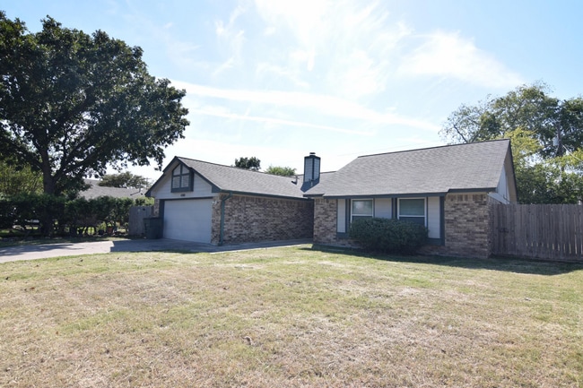 Building Photo - 4308 Mesa Dr