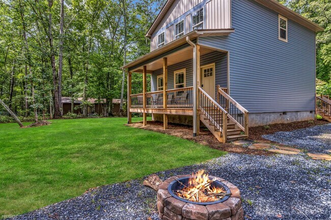 Building Photo - 3 br, 2.5 bath House - 428 Emmas Grove Road