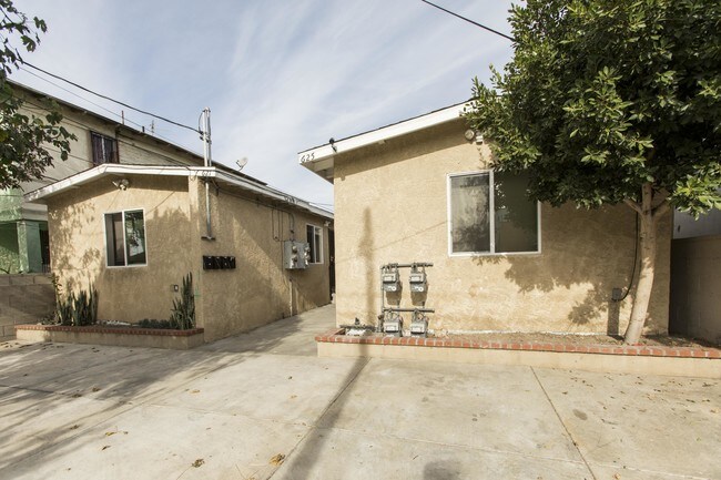 Building Photo - 621 E 22nd St
