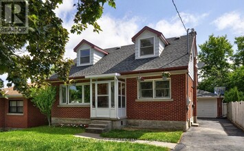 Building Photo - 442 Highland Rd E