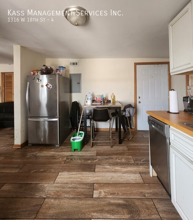 Foto del edificio - 1316 W 18th St