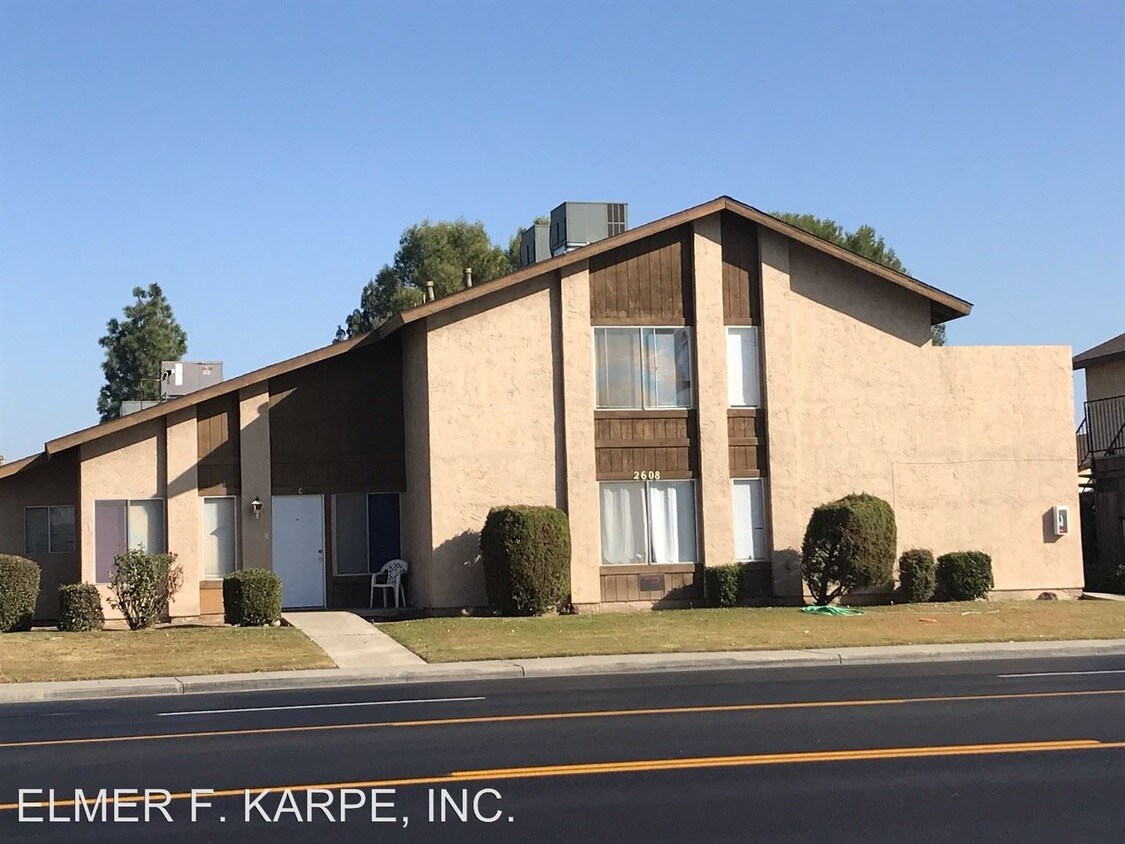 2608 Ashe Rd Unit A, Bakersfield, CA 93309 Room for Rent in