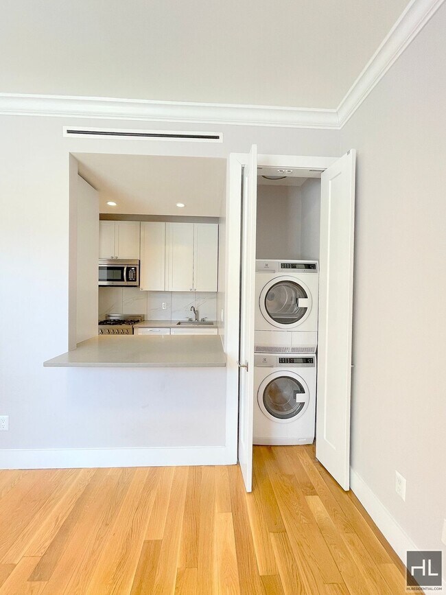 Foto del edificio - 252 W 76th St