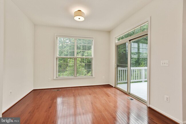 Photo - 42714 Ogilvie Sq Townhome