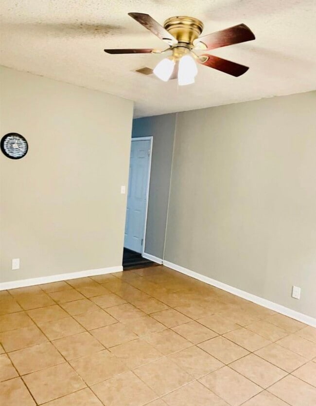 Living room - 204 Whitefield Dr