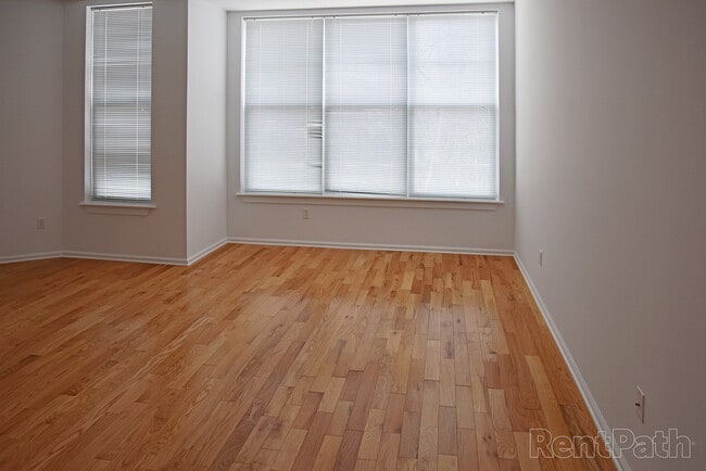 Building Photo - 102 Lansdale Ave