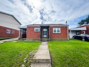 Building Photo - 125 Delrose Dr