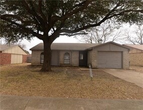 Building Photo - 556 Hanover Dr