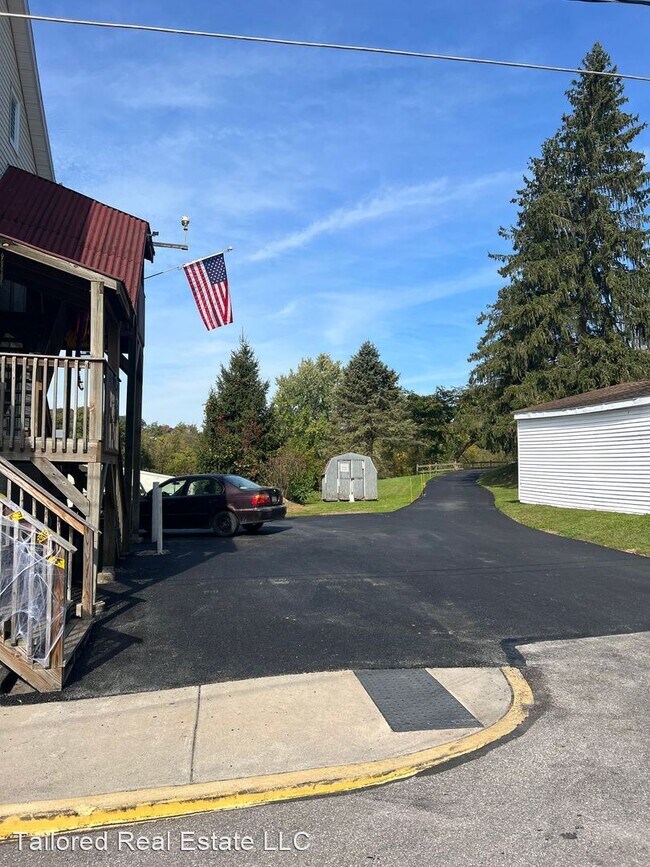 Foto del edificio - 3 br, 1 bath House - 10 Cherry Street