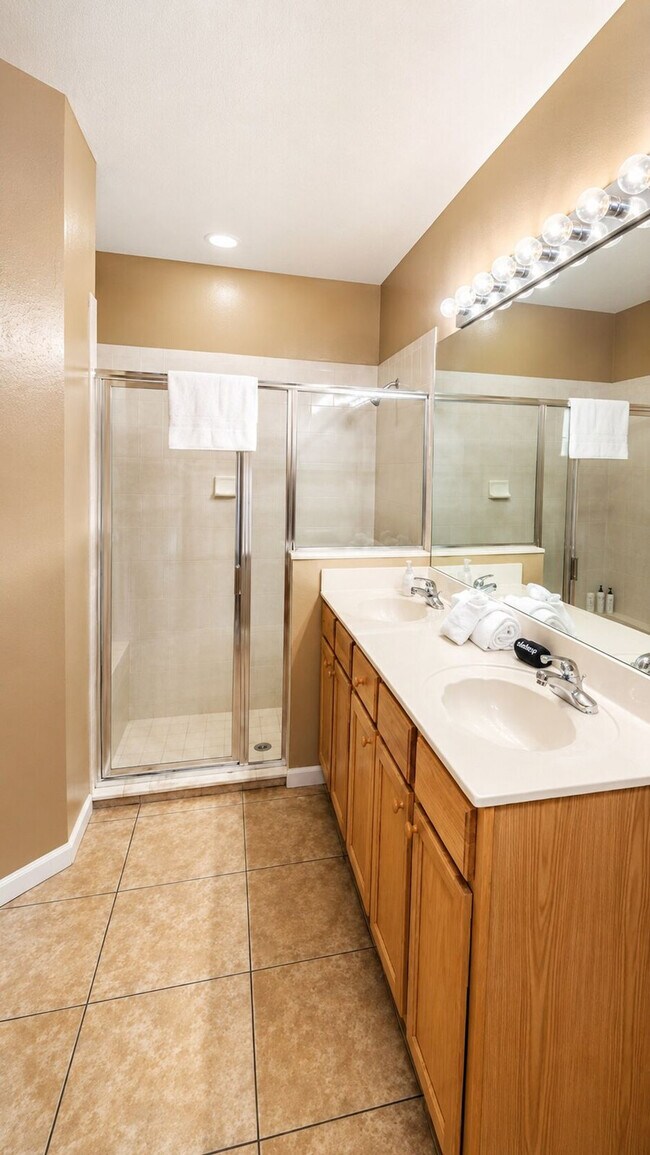 Foto del edificio - 8401 Mulligan Cir