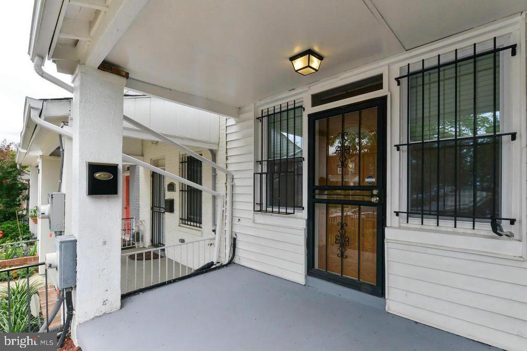 Foto principal - 1648 L St NE