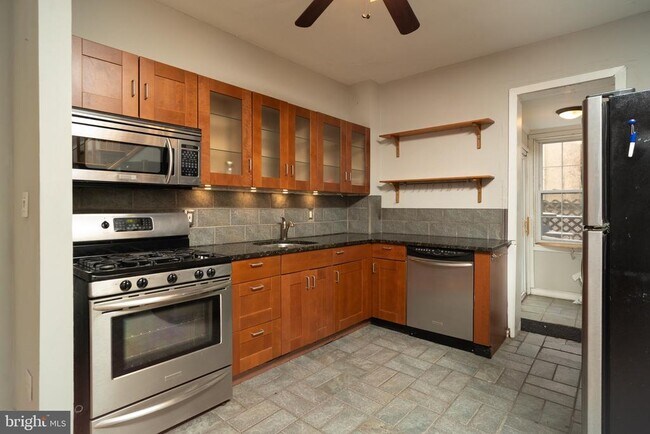 Foto del edificio - 3265 Salmon St