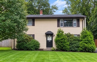Building Photo - 107 Crescent Dr