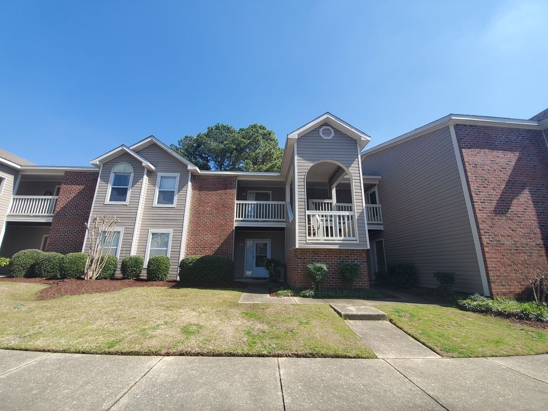 672 Bartons Landing Pl, Fayetteville, NC 28314 House Rental in