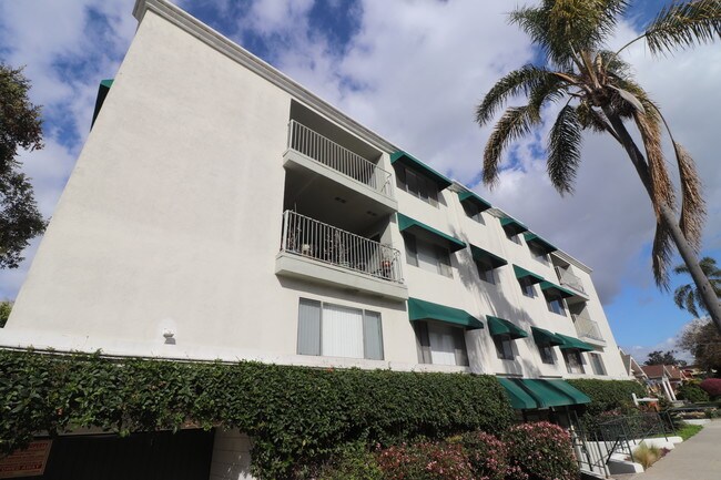 Foto del edificio - 355 Coronado Ave.