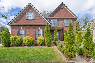 Building Photo - 2505 Eastway Dr