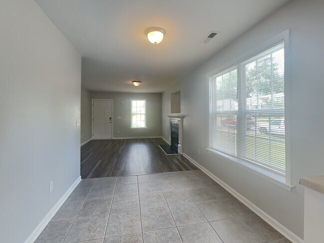 Foto del edificio - 101 Blackthorne Ct