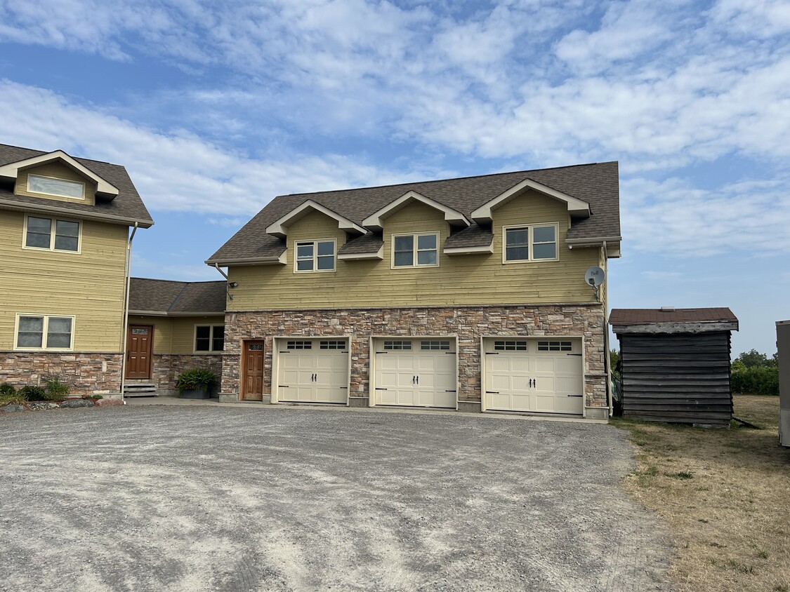 Primary Photo - 305 Ferguson Rd